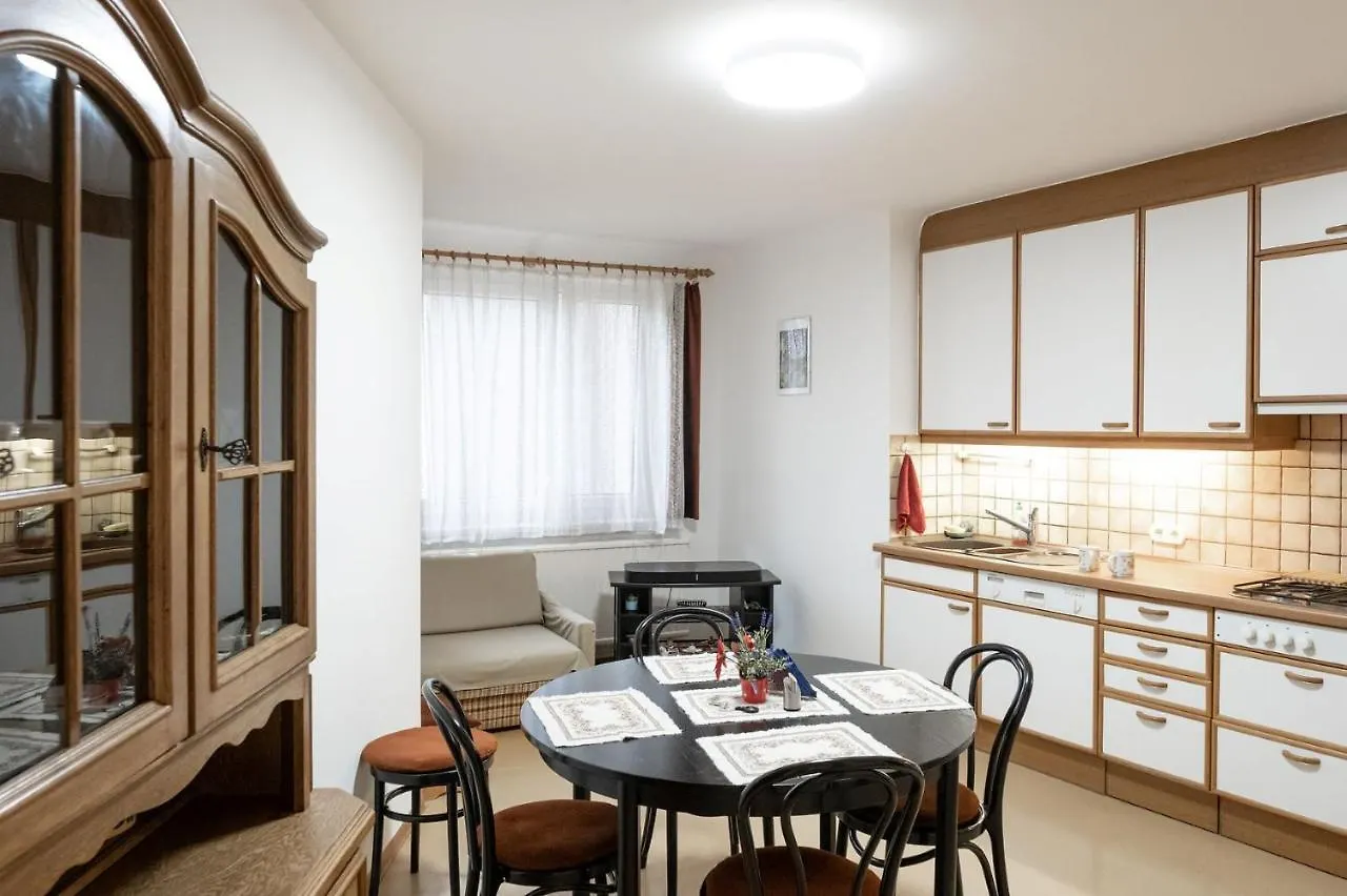 City Smart Home, Hi-End Services, Media Streaming Vídeň 0*,